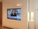 Klappbett mit TV glänzend